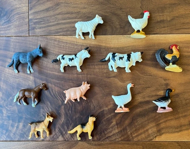 SAFARI LTD. Huge Lot 80+ Plastic animals, Figures, Pirates, Trees
